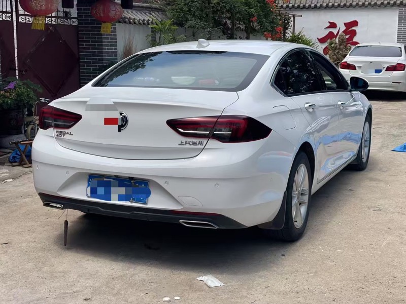 济宁20年别克君威7