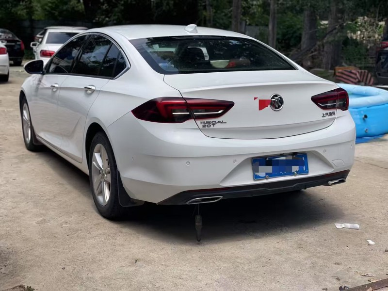 济宁20年别克君威8