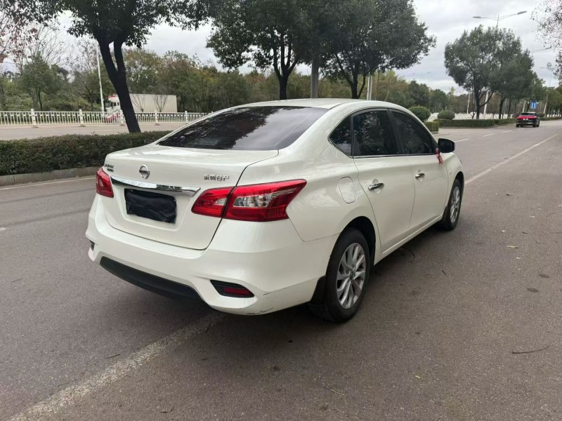 娄底22年日产轩逸7