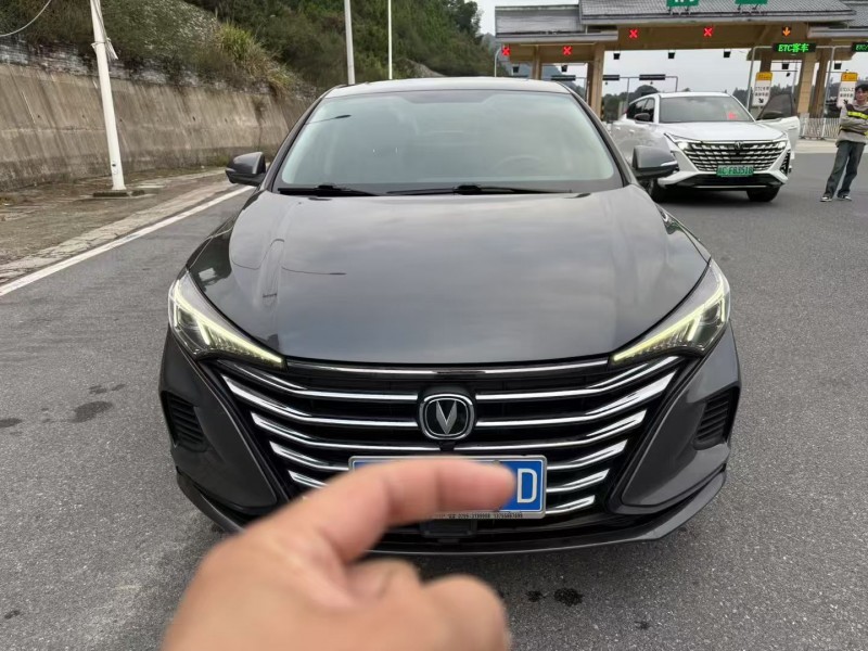 萍乡23年长安汽车逸动1