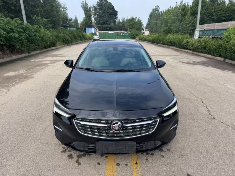 济宁22年别克君威1