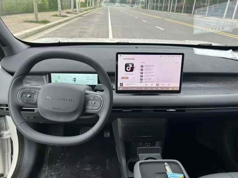 郑州25年东风纳米8
