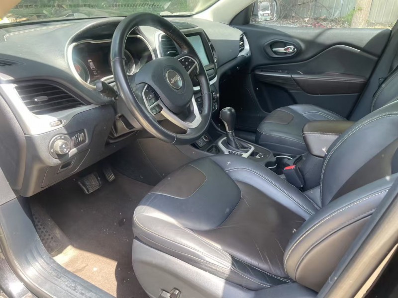 济宁17年Jeep自由光4