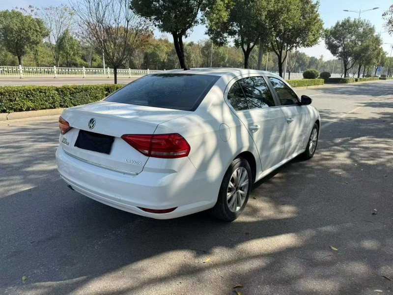 娄底16年大众朗逸8