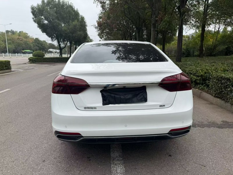 娄底21年吉利帝豪8