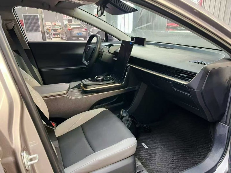 潍坊23年丰田BZ3Pro5