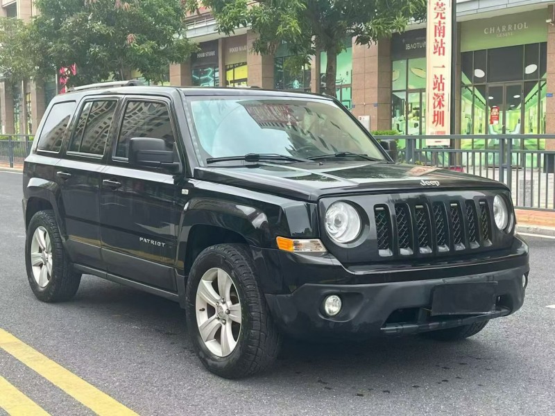 佛山14年Jeep自由客2