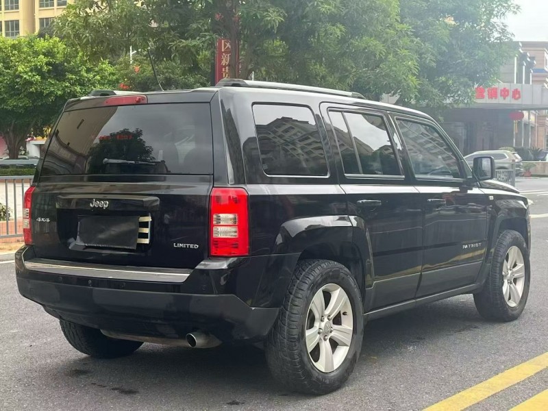 佛山14年Jeep自由客8