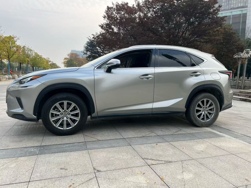 上饶17年雷克萨斯NX2