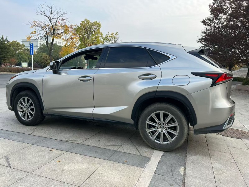 上饶17年雷克萨斯NX3