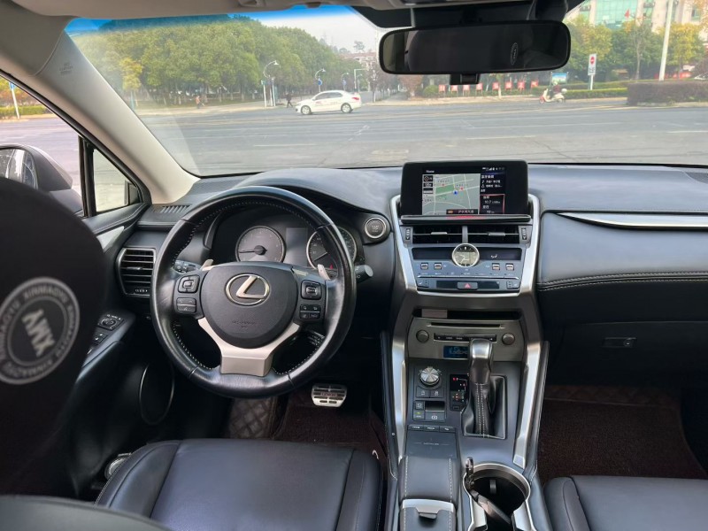上饶17年雷克萨斯NX8