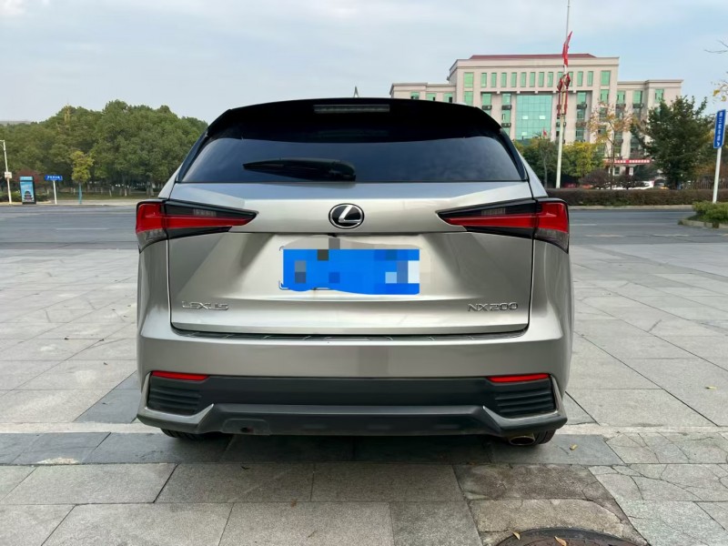 上饶17年雷克萨斯NX9