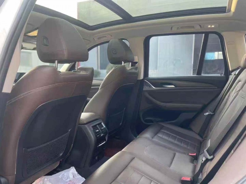 济宁19年宝马X36