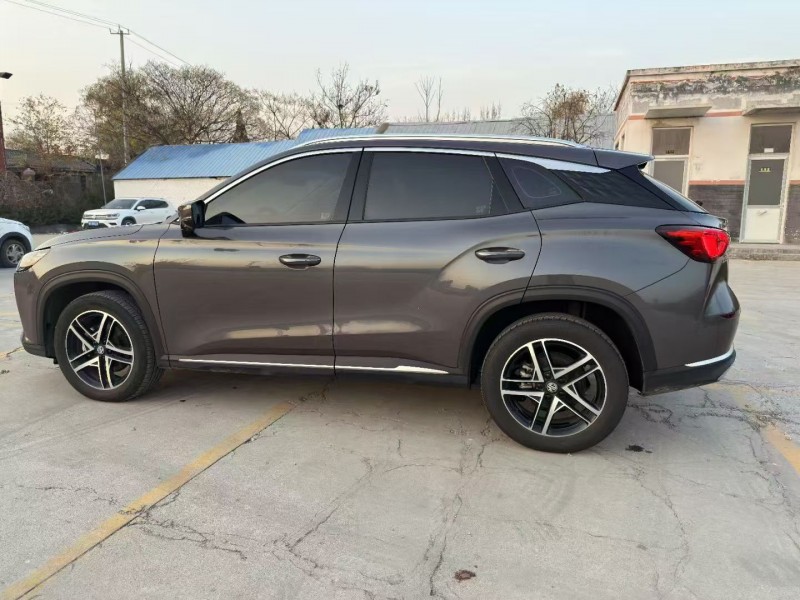 济宁24年名爵ONE6