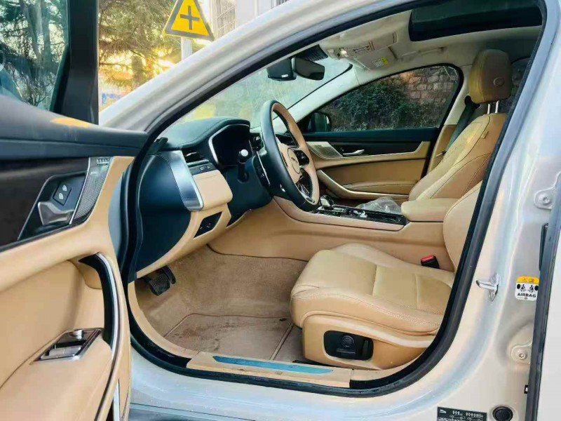 济宁24年捷豹XFL5