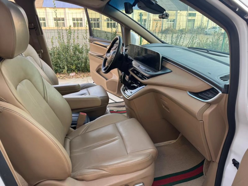 徐州21年别克GL84