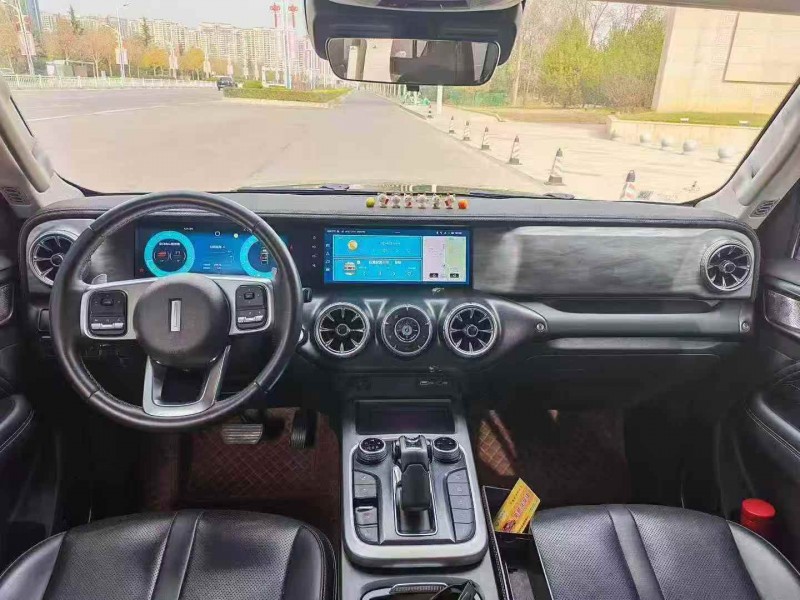 长治20年长城汽车坦克4