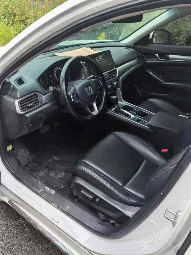 宜昌23年本田雅阁4