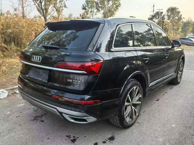 十堰21年奥迪Q78