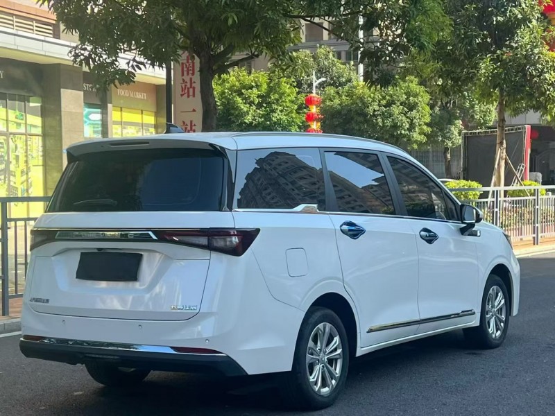 东莞24年五菱汽车佳辰8