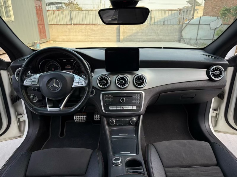 徐州17年奔驰CLA5