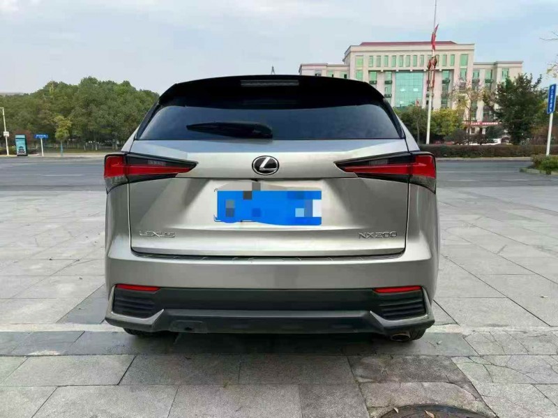 吉安17年雷克萨斯NX9