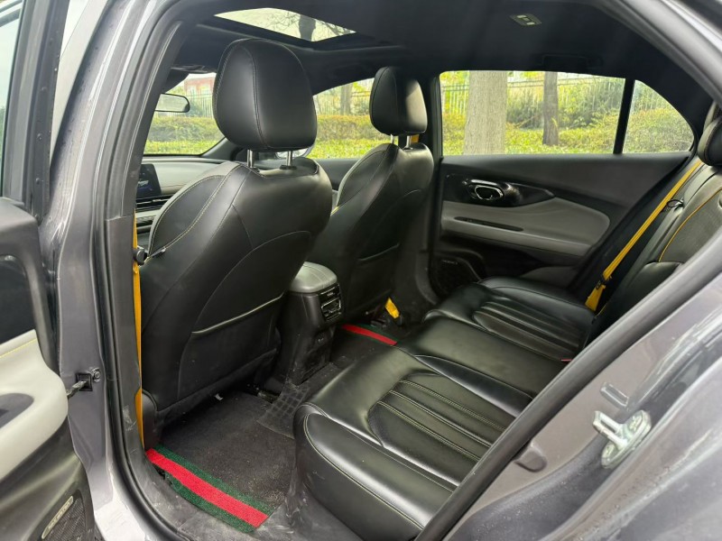 娄底21年传祺影豹5