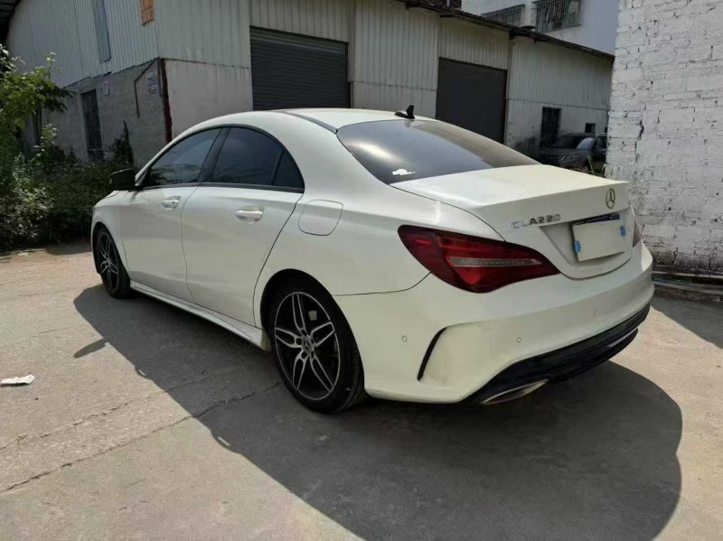 广州17年奔驰CLA9