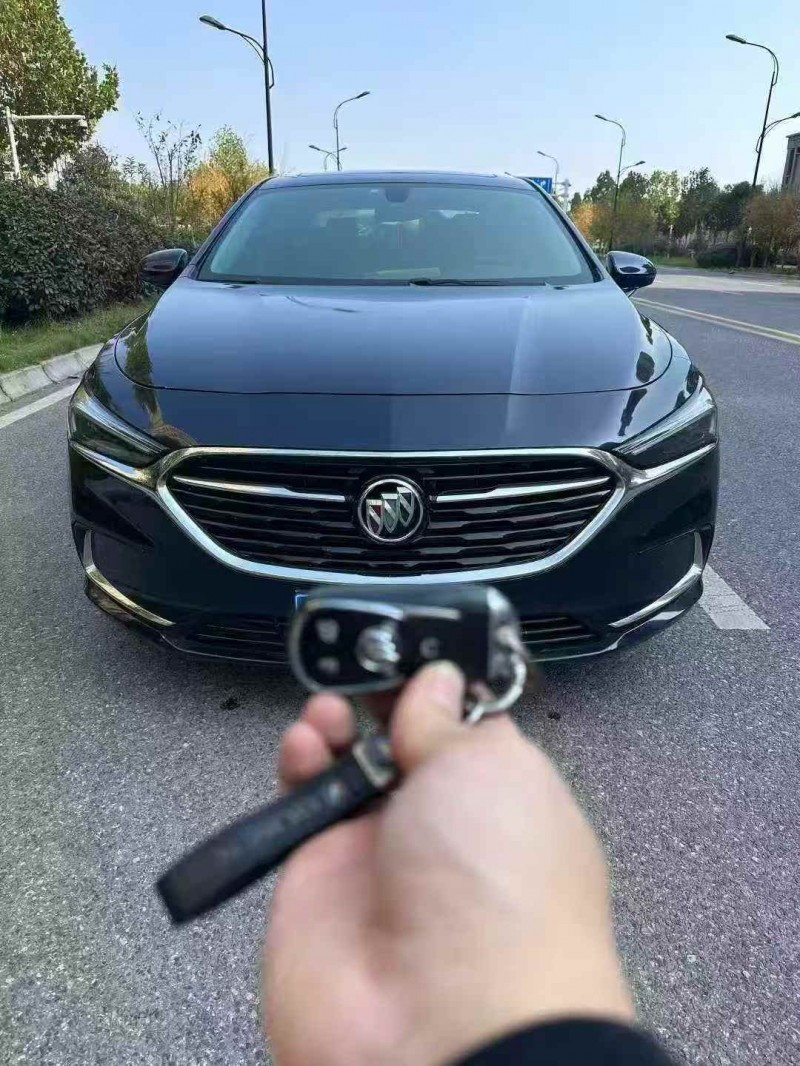 淮南21年别克君越1