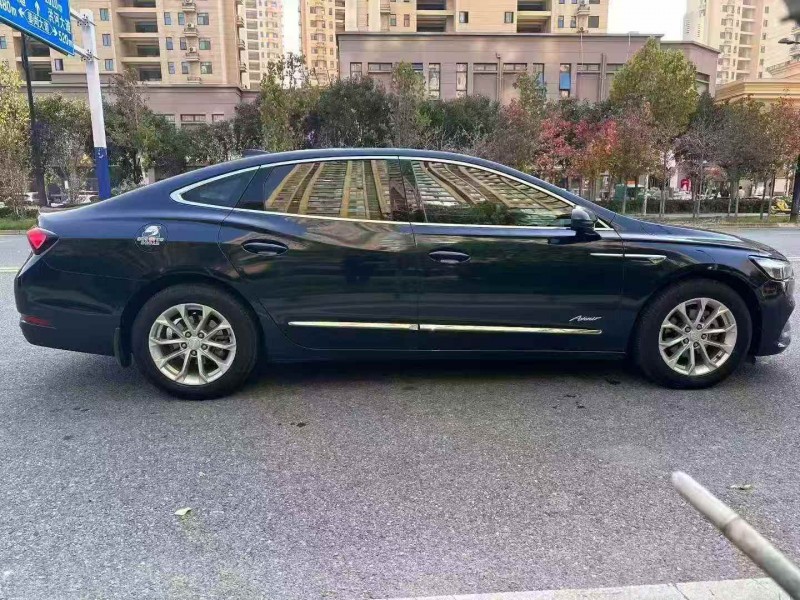 淮南21年别克君越8