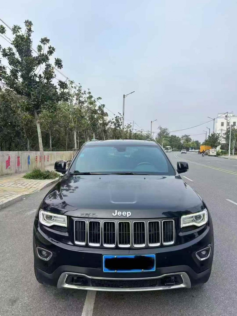 马鞍山17年Jeep大切诺基1