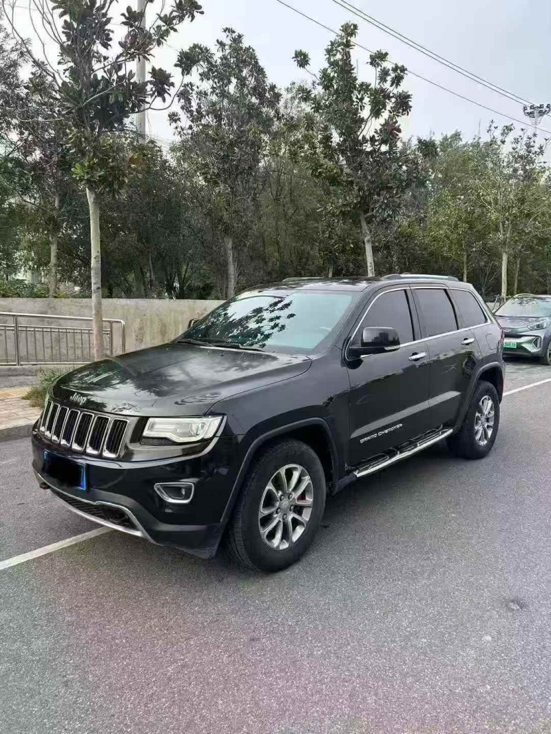 马鞍山17年Jeep大切诺基3