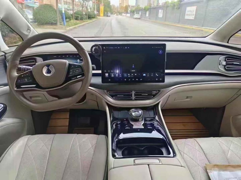 东营24年腾势D94