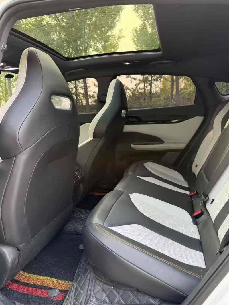 东营25年长安汽车UNI6