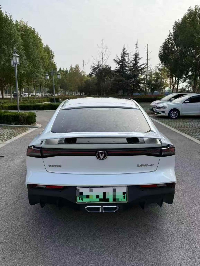 东营25年长安汽车UNI9