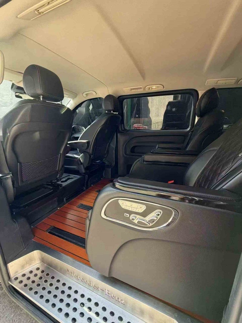 安顺18年奔驰威霆5