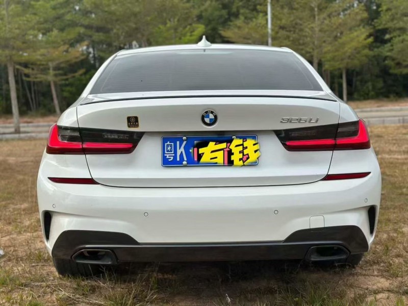 广州22年宝马3系9