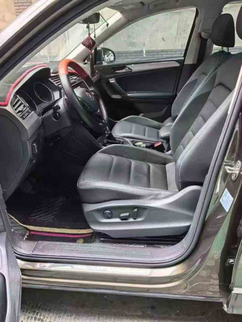 六盘水19年大众途观4