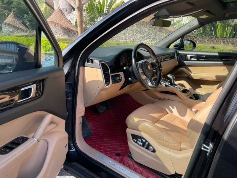 广州18年保时捷卡宴6