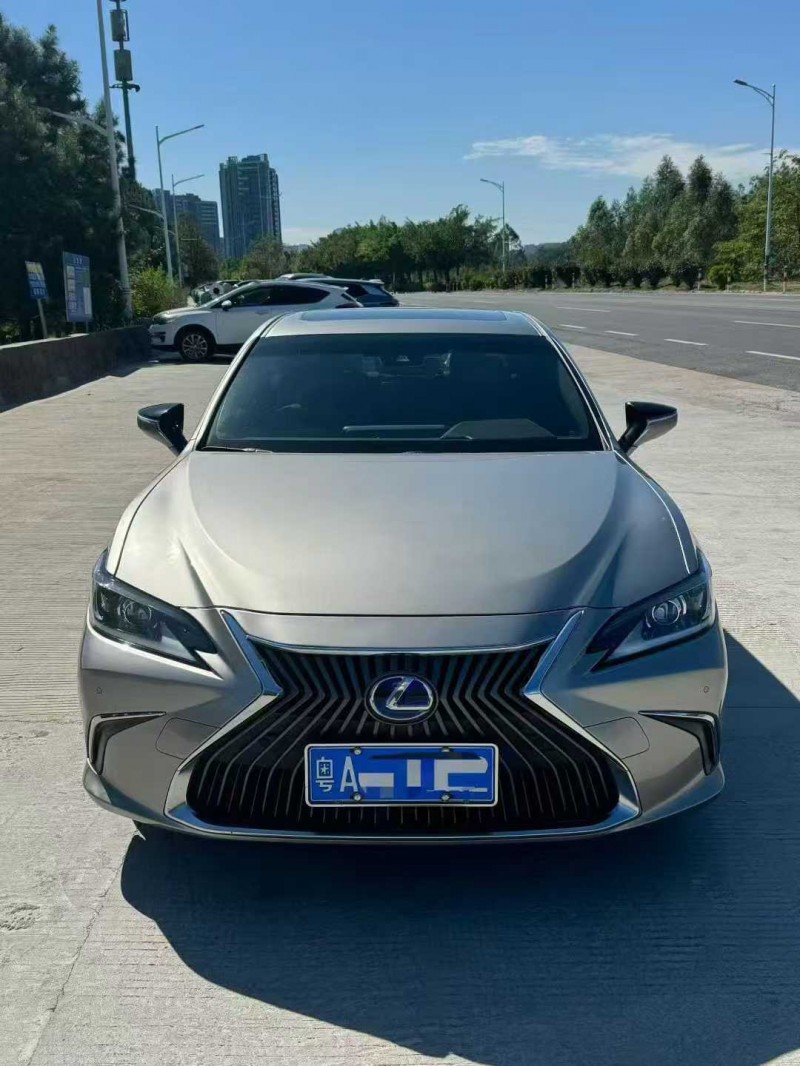 广州21年雷克萨斯ES1