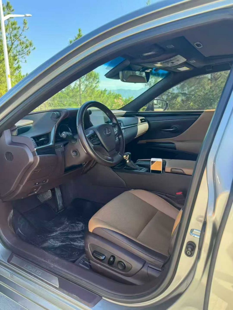 广州21年雷克萨斯ES5