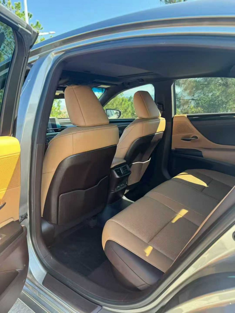 广州21年雷克萨斯ES6