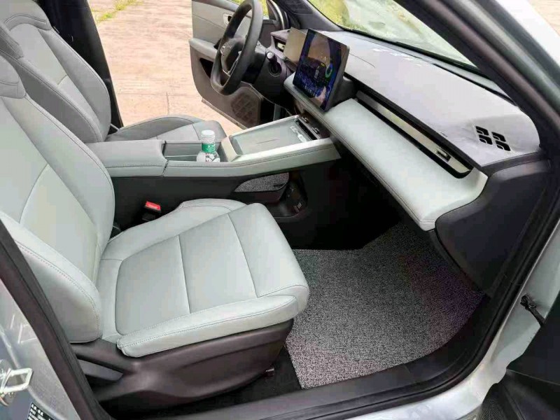 徐州25年荣威D64