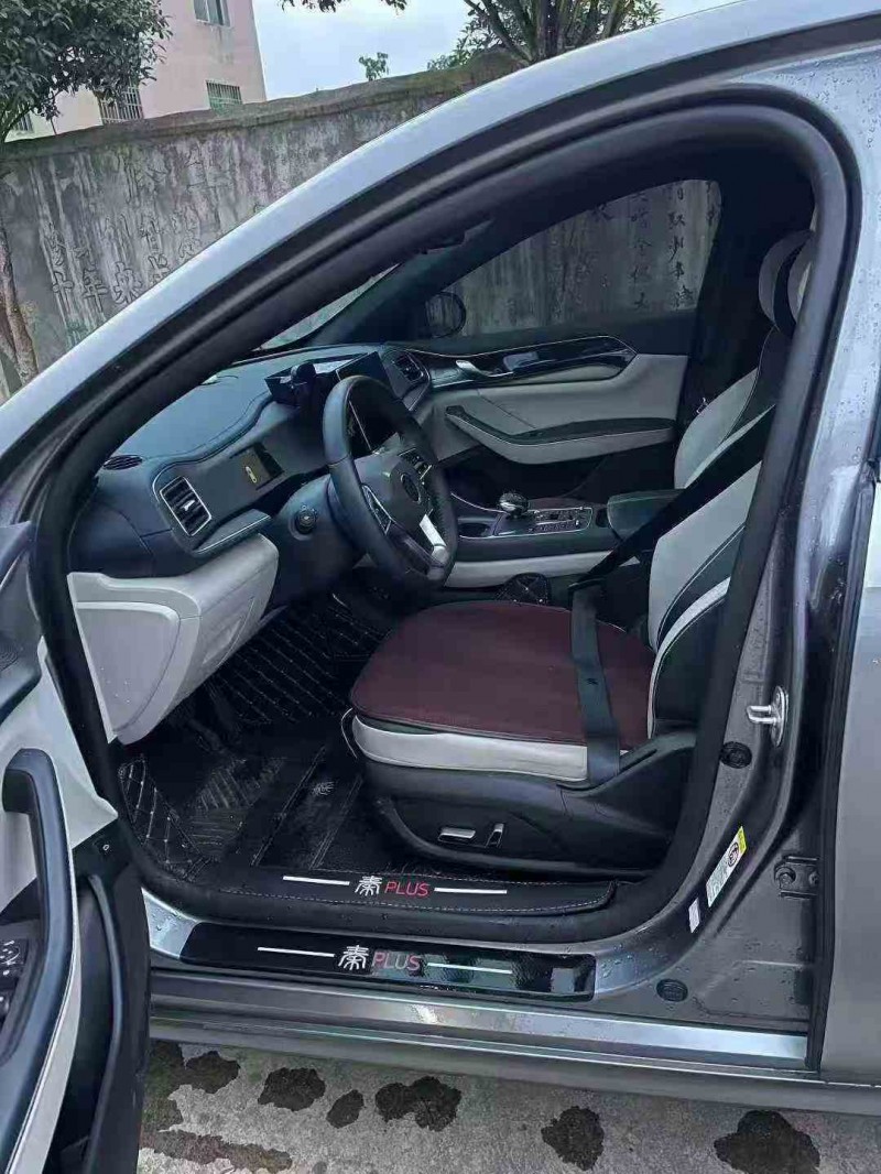 安顺23年比亚迪秦5