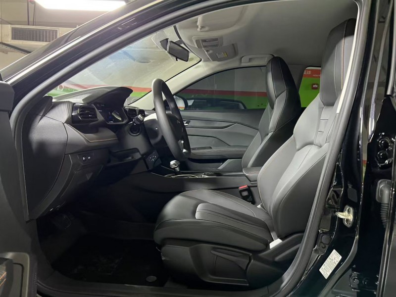 成都25年东风奕炫5