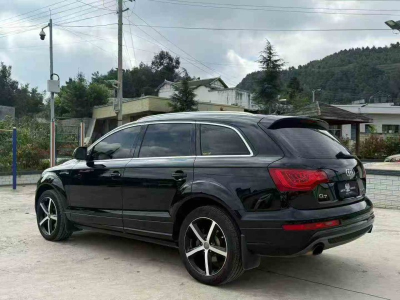 毕节14年奥迪Q78