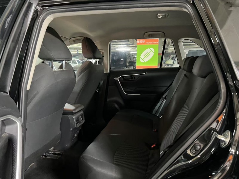 成都22年丰田威兰达5