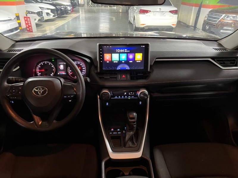 成都22年丰田威兰达6