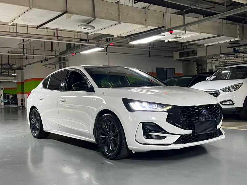 成都22年福特福克斯2