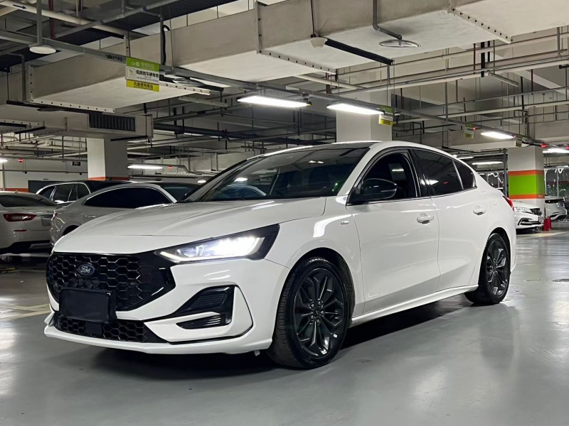 成都22年福特福克斯6